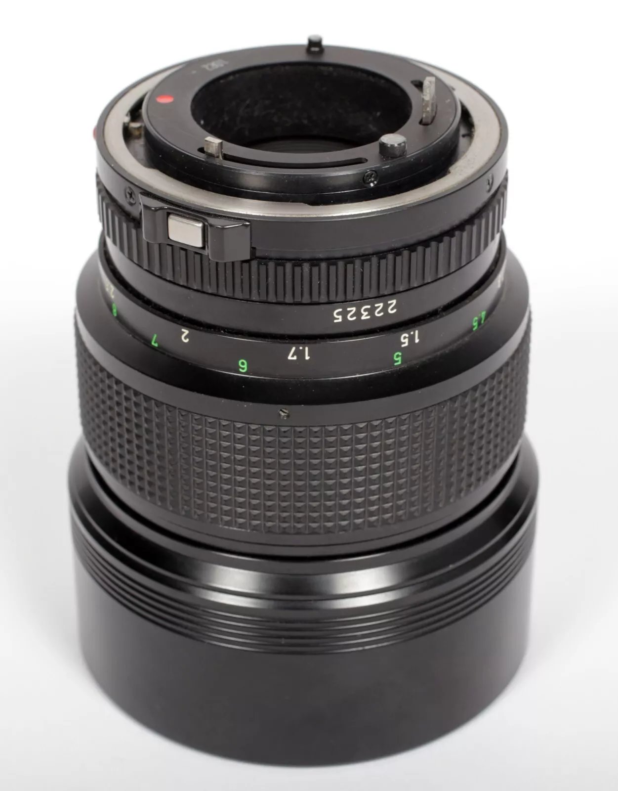 Canon New FD 135mm F2.0 lens for Canon FD FDn mount cameras Canon New FD 135mm F2.0 lens for Canon FD FDn mount cameras
